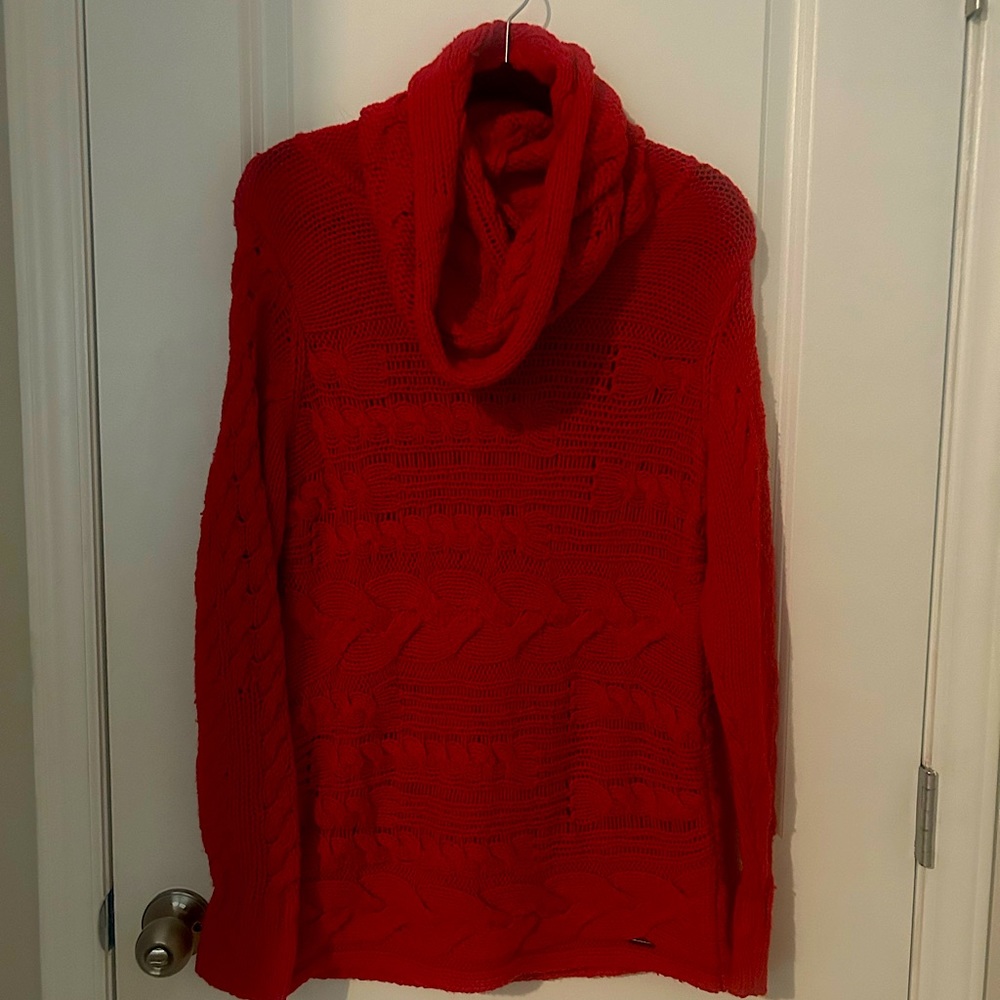 Red náutica turtleneck sweater